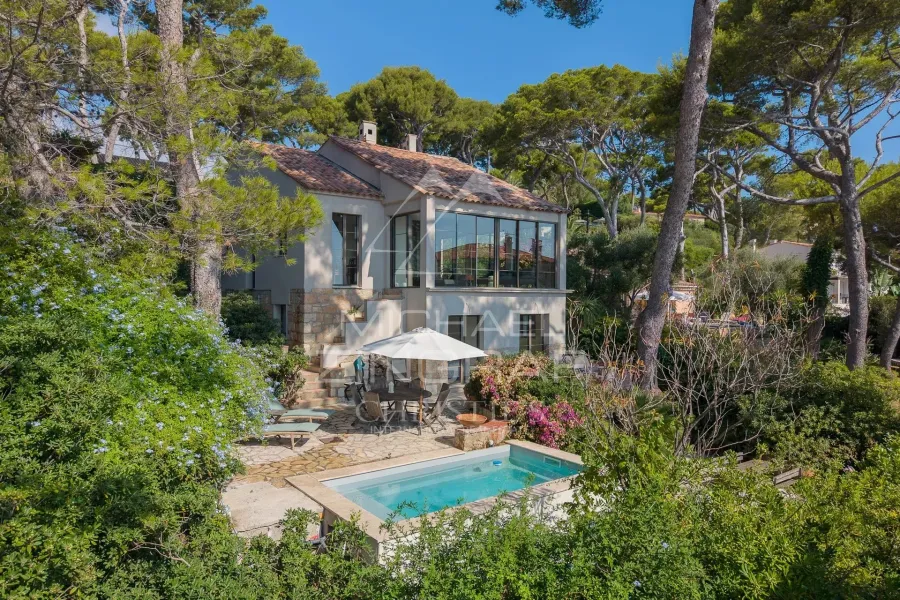 Cap d’Antibes – Versant Est - Villa entièrement rénové Vue Mer - 1