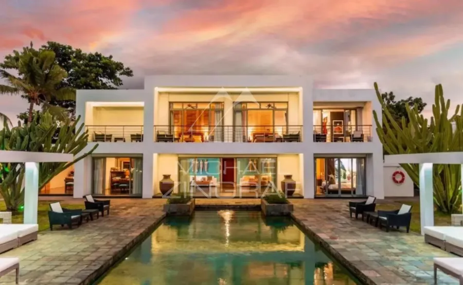 Île Maurice – Villa d’Exception de 4 Chambres Pieds dans l’Eau avec Vue Panoramique sur l’Océan à Pointe aux Canonniers - 2
