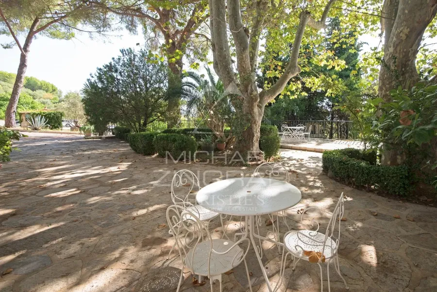 Bastide du XVIIIᵉ siècle au cœur d’une figueraie provençale - 3