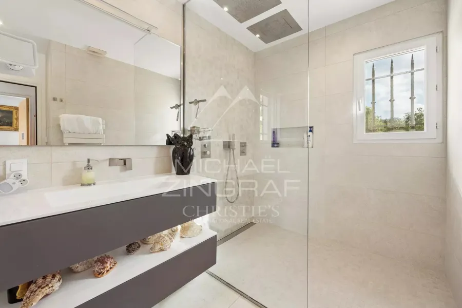 Propriété de charme avec vue mer dans le Domaine de Seguret - 6