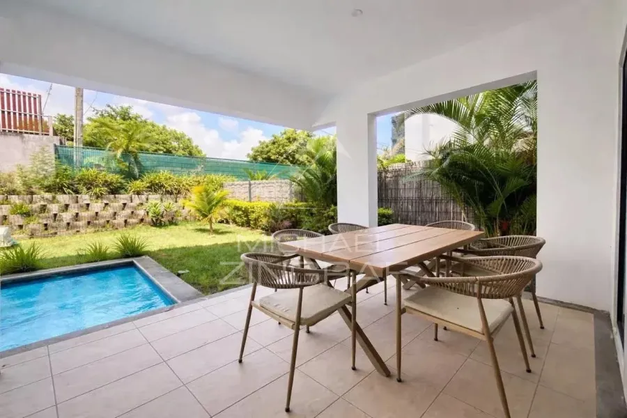 Duplex 3 Chambres à Rivière Noire - Un Art de Vivre Moderne avec Piscine Privée - 2