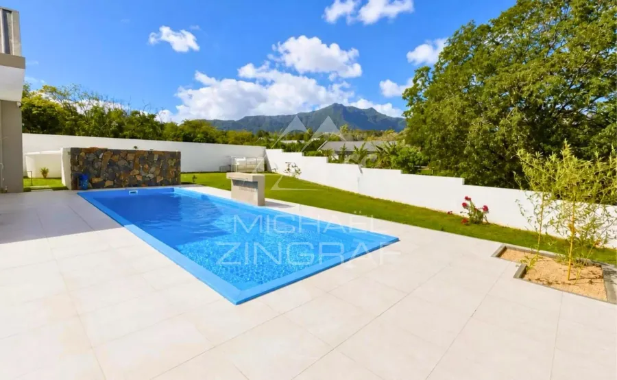 Villa Moderne & Sécurisée avec Piscine – Petite Rivière Noire - 2