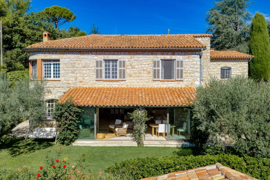 Chateauneuf-Grasse - Charmante villa en pierres avec vue mer - 5 chambres - 2