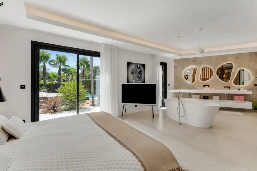 MODERNE VILLA – POOL – RUHIGE LAGE - 9