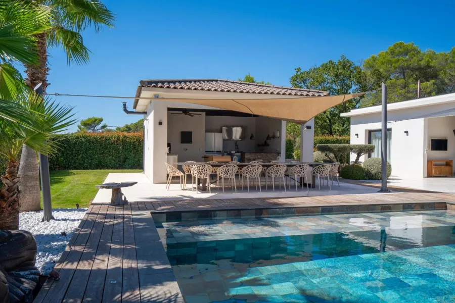 MODERNE VILLA – POOL – RUHIGE LAGE - 2