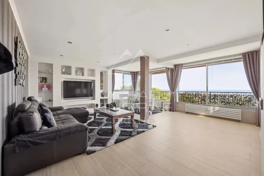 ANTIBES – AUSSERGEWÖHNLICHES 7-ZIMMER-APARTMENT MIT ROOFTOP UND PANORAMABLICK AUF DAS MEER - 2