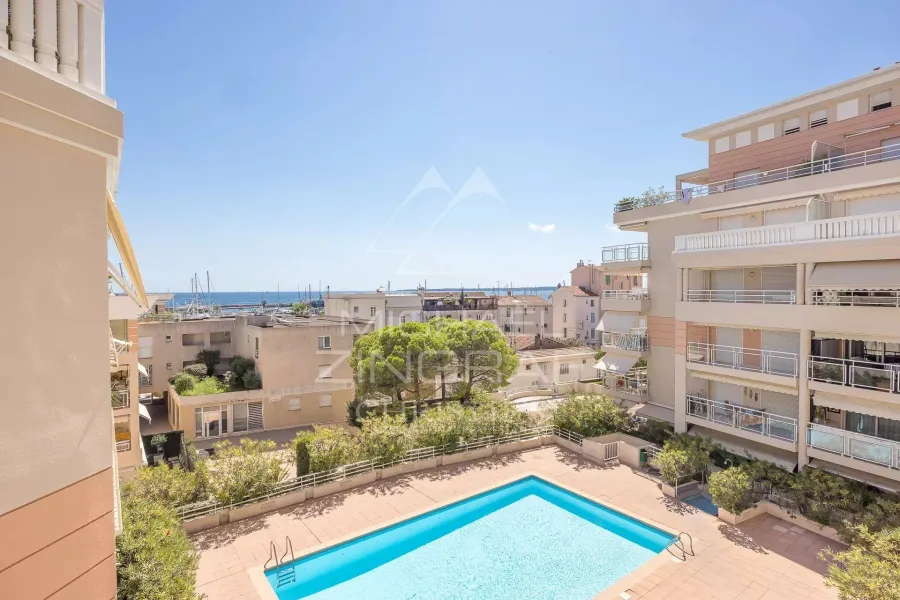 Exclusivité - Golfe-Juan – Appartement traversant rénové avec terrasse, piscine et parking - 5