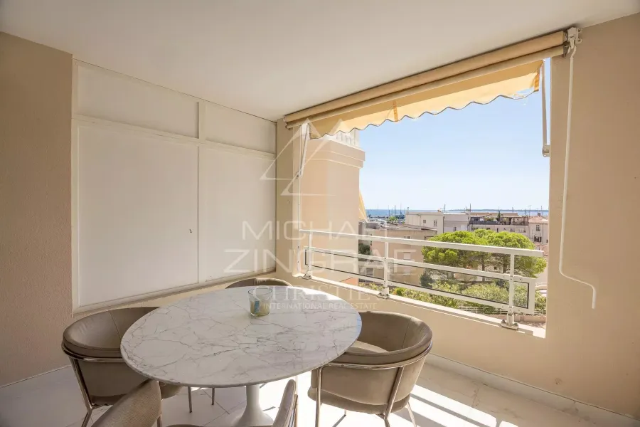 Exclusivité - Golfe-Juan – Appartement traversant rénové avec terrasse, piscine et parking - 7