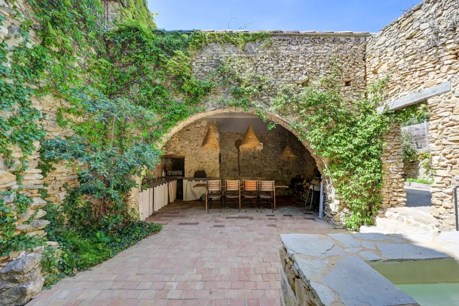 Propriété d'Exception Aux Portes d'Aix-en-Provence : Magnanerie du XVIIIe Rénovée - 5