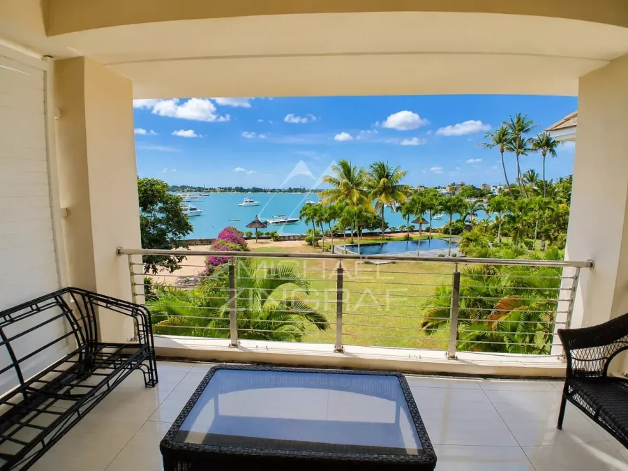 Villa pieds dans l’eau avec vue exceptionnelle à Pointe aux Canonniers - 8