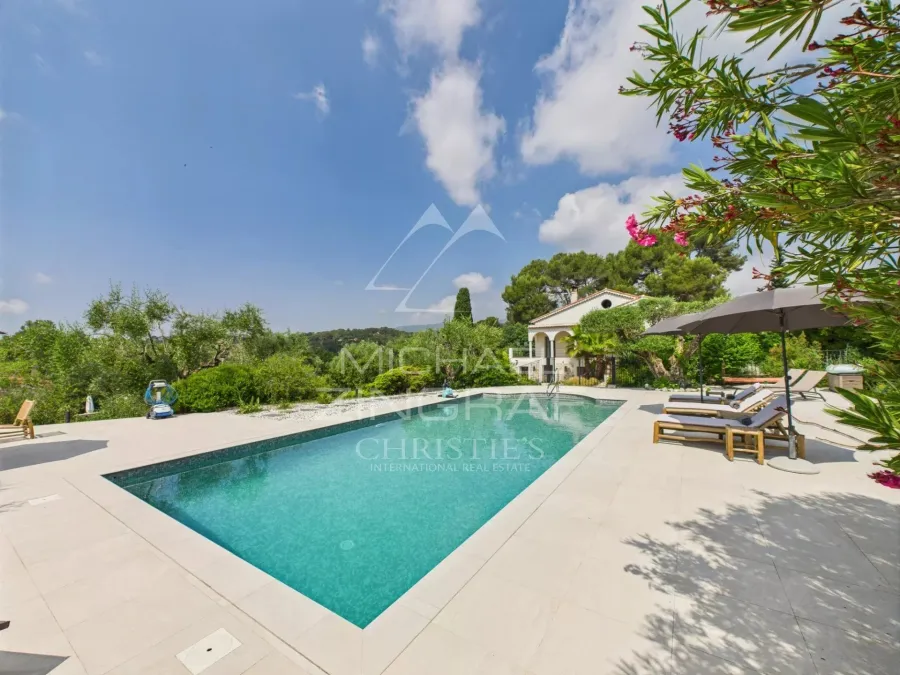 Élégante propriété provençale avec piscine, oliveraie et fort potentiel locatif - 2