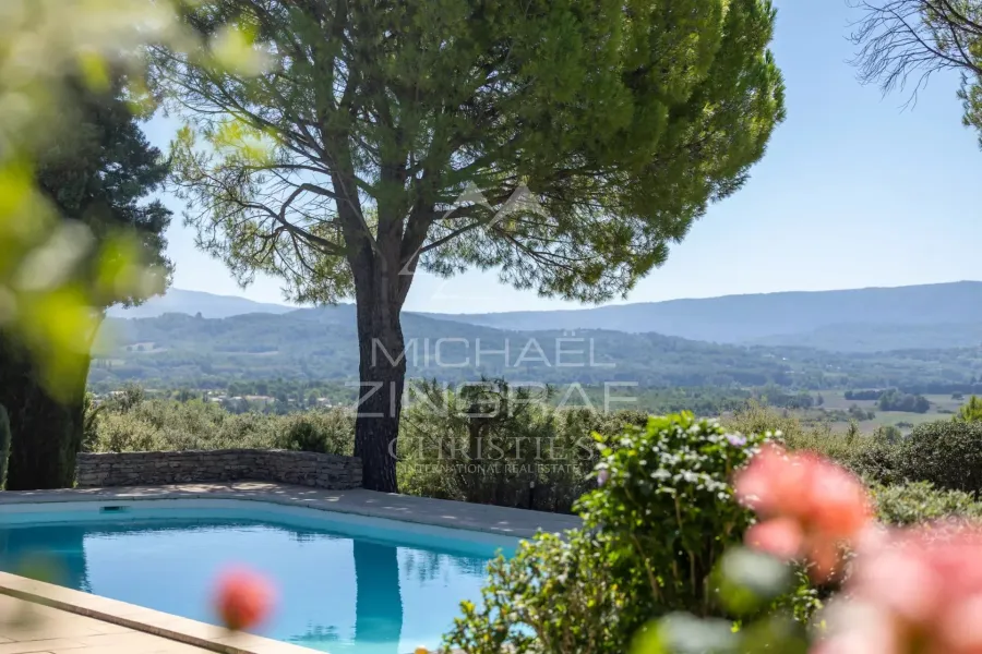 Gordes. Une œuvre architecturale rare au cœur des paysages du Luberon, avec panorama à 360° - 2
