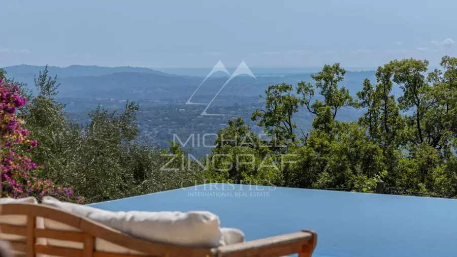 Une villa idéalement située proche du Village avec vue mer panoramique - 9