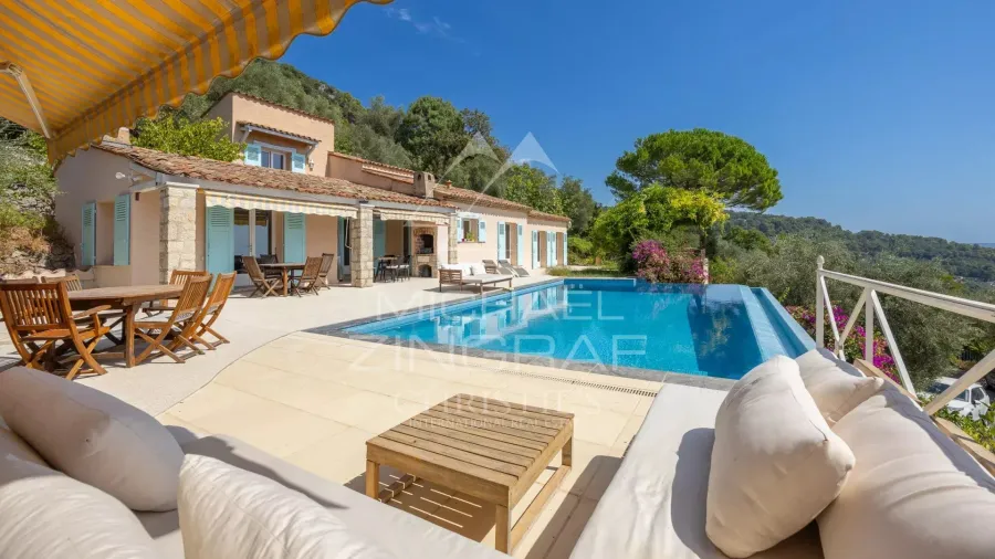 Une villa idéalement située proche du Village avec vue mer panoramique - 2