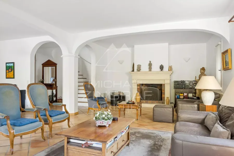 Exclusivité - A l’orée du Cap d’Antibes – Une adresse privilégiée entre mer et commerces - 8