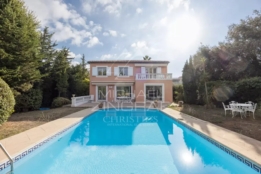 Exclusivité - A l’orée du Cap d’Antibes – Une adresse privilégiée entre mer et commerces - 7