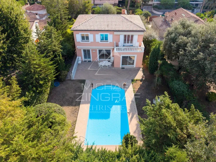 Exclusivité - A l’orée du Cap d’Antibes – Une adresse privilégiée entre mer et commerces - 3