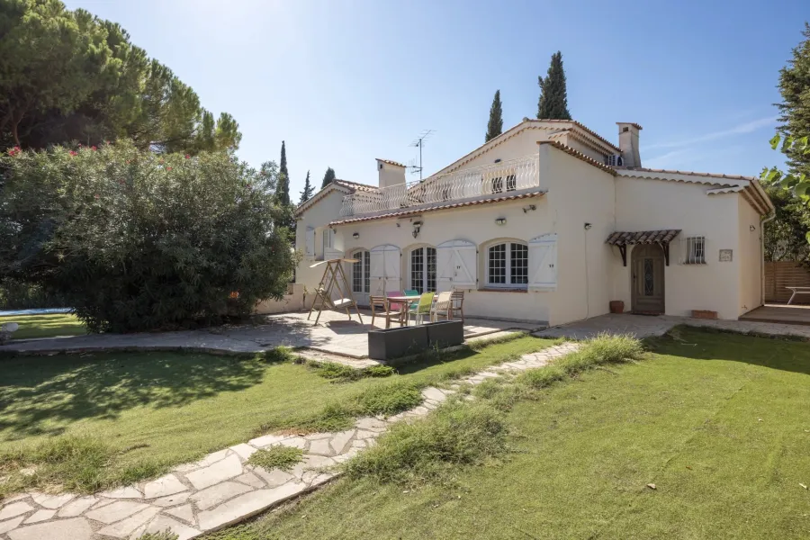 Mougins – Villa familiale avec piscine et court de tennis - 9