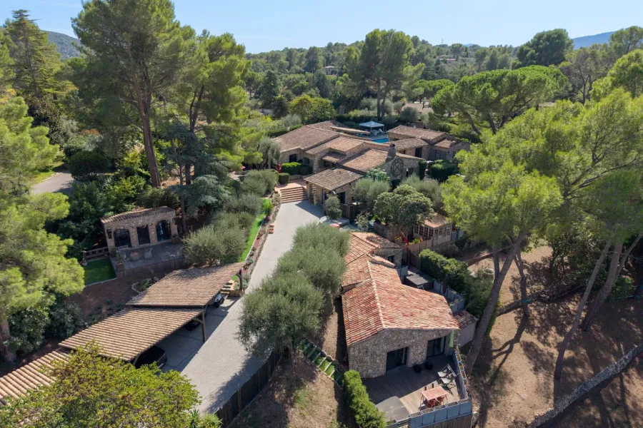 Mouans-Sartoux – Propriété familiale avec dépendances - 3