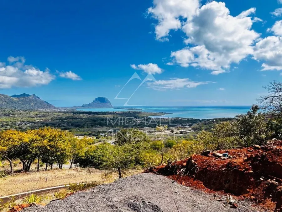Villa d’Exception de 4 Chambres avec Vues Panoramiques sur les Montagnes et la Mer - 2