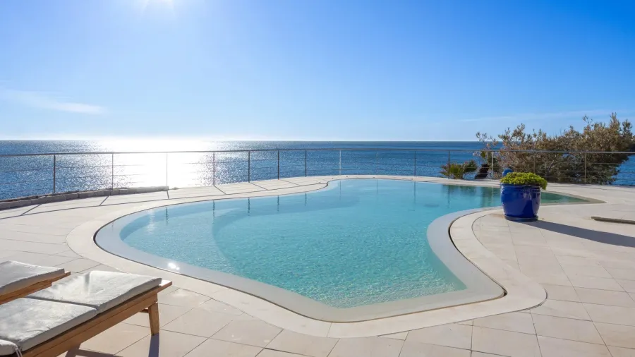 Les Issambres – Exceptional waterfront property – between Cannes and Saint-Tropez - 3