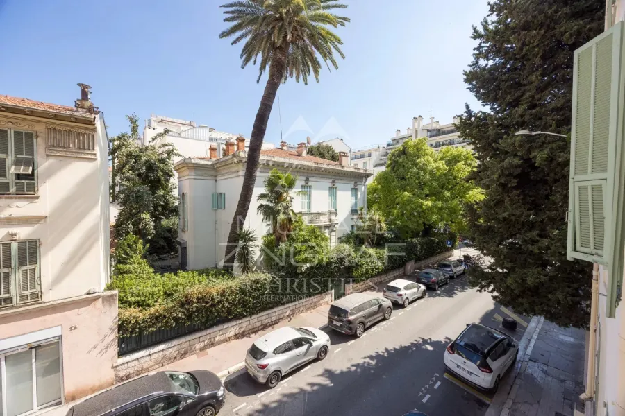 Bel appartement plein de charme, situé dans un élégant immeuble ancien de caractère - 8