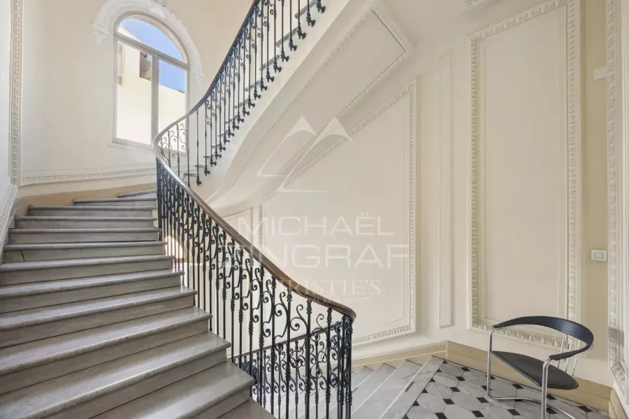 Bel appartement plein de charme, situé dans un élégant immeuble ancien de caractère - 7