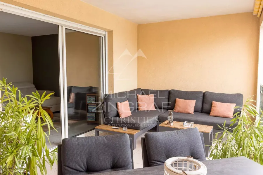 Oberstes Stockwerk – Renovierte Wohnung mit Meerblick - 6