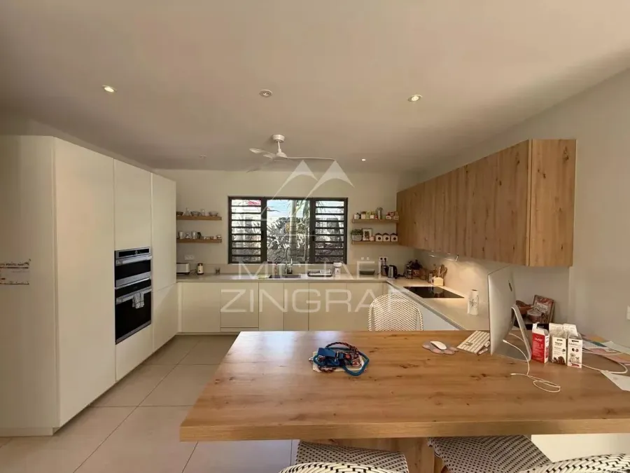 Elegant 4-Bedroom Villa with Private Pool in Forêt Daruty - 4