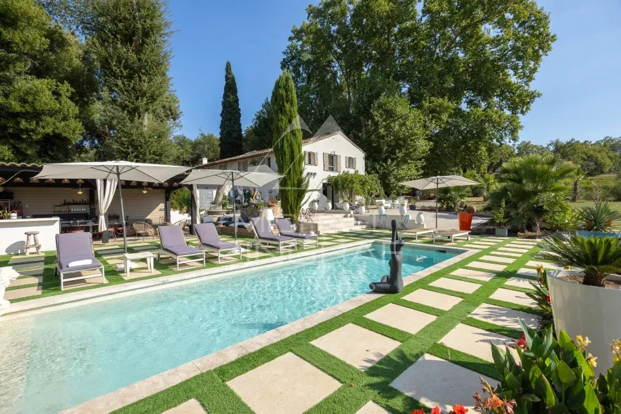 Demeure de caractère avec piscine, 1,3 ha et vue sur les vignobles - 2