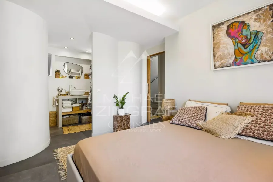 PROPRIÉTÉ CONTEMPORAINE AVEC VUE MER - 7