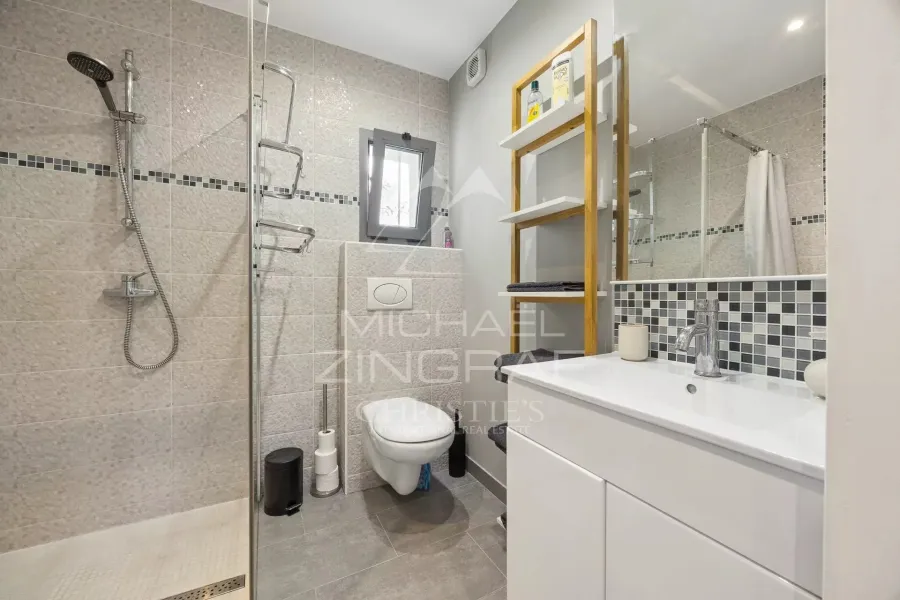 PROPRIÉTÉ CONTEMPORAINE AVEC VUE MER - 8