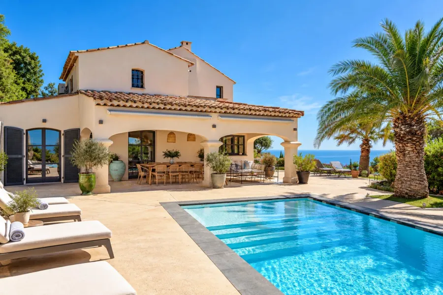 A Contemporary Gem with Panoramic Ocean Views - Les Issambres - 3