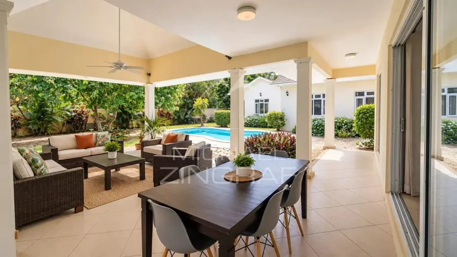 Élégante villa de 4 chambres avec piscine à Rivière Noire - 8