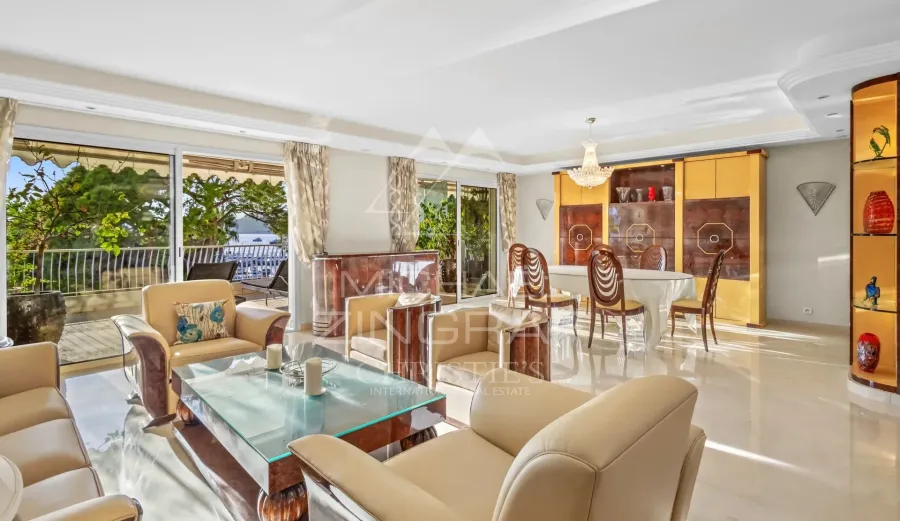 Cannes - Croisette - Prestigieux 4 pièces de 117m2 avec terrasses face à la mer - 2