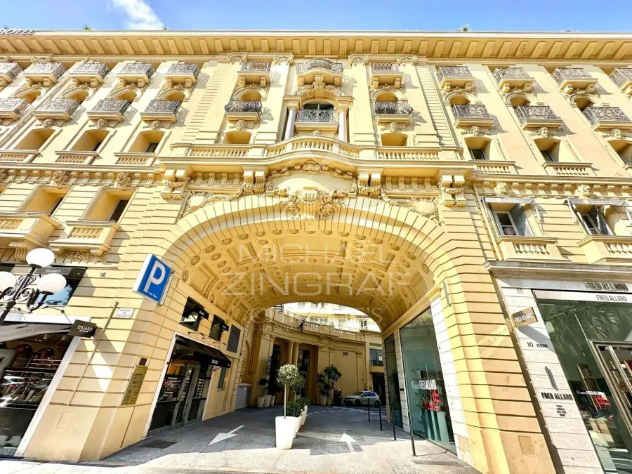NICE - CARRÉ D'OR -  RARE OPPORTUNITÉ / Appartement a rénover : - 8