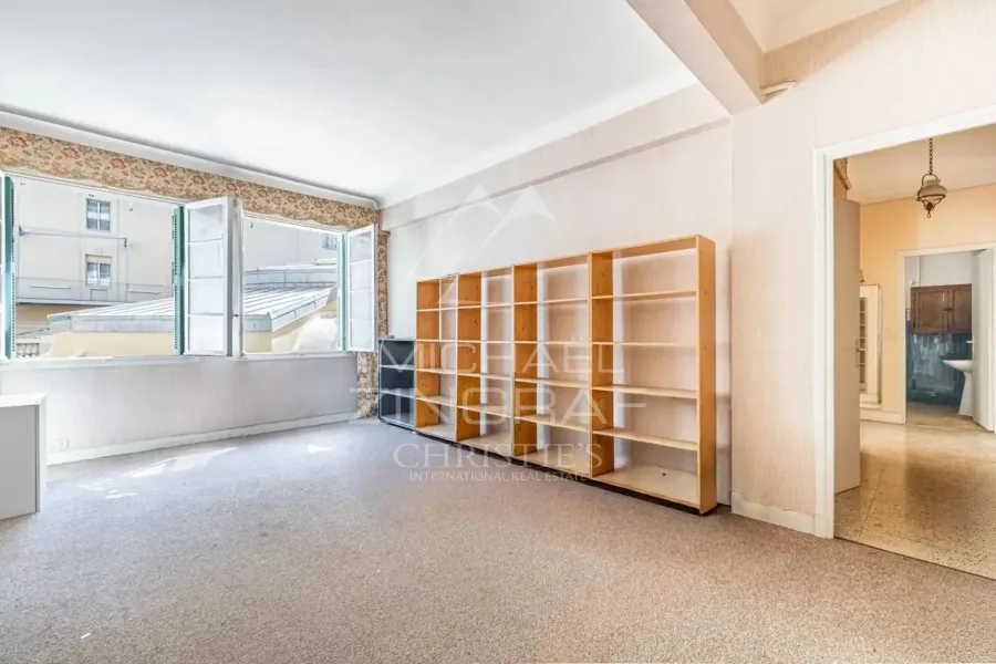 NICE - CARRÉ D'OR -  RARE OPPORTUNITÉ / Appartement a rénover : - 3