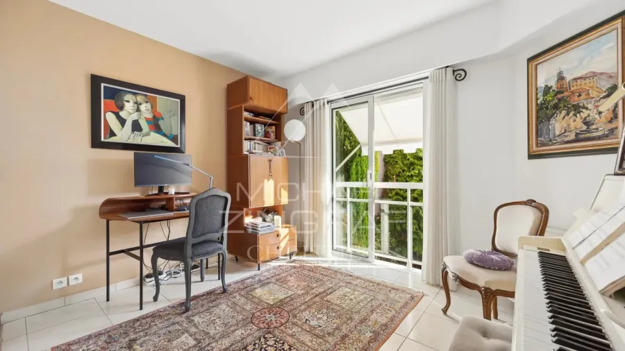 MANDELIEU-LA NAPOULE - APPARTEMENT EN DUPLEX AVEC JARDIN - 8