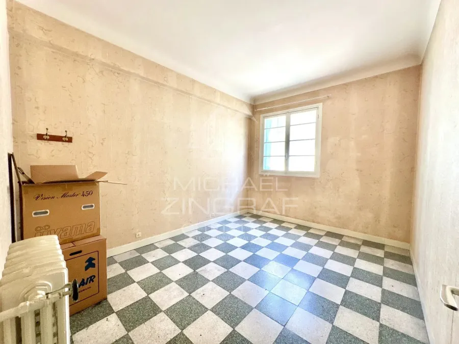 NICE - CARRÉ D'OR -  RARE OPPORTUNITÉ / Appartement a rénover : - 4