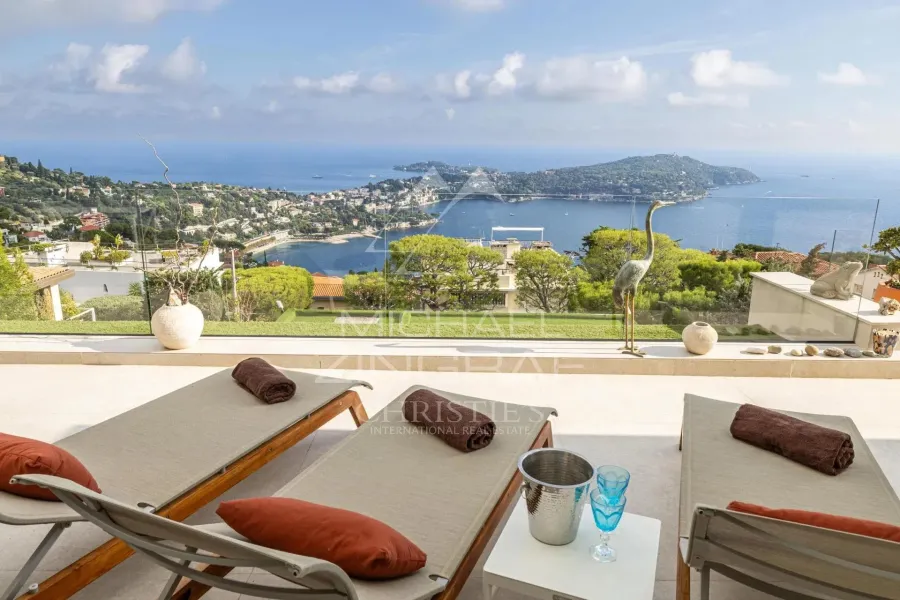 VILLA CONTEMPORAINE D’EXCEPTION AVEC ROOFTOP ET VUE PANORAMIQUE SUR LA RADE - 6
