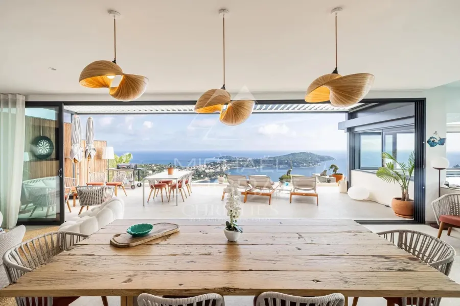 VILLA CONTEMPORAINE D’EXCEPTION AVEC ROOFTOP ET VUE PANORAMIQUE SUR LA RADE - 9