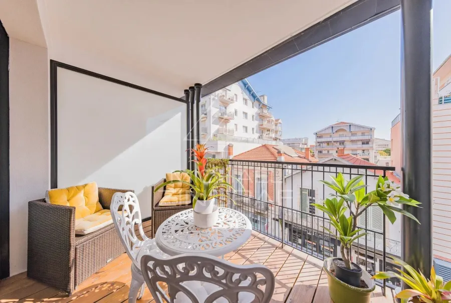 ARCACHON TOWN CENTRE 2 BEDROOMS 2 SHOWER ROOMS BALCONIES NEAR THE BEACH - 1