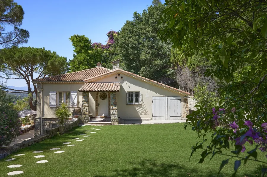 Mougins - Charming villa within walking distance of shops - 1
