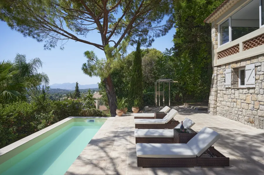 Mougins – Charmante Villa in fußläufiger Entfernung zu den Geschäften - 2