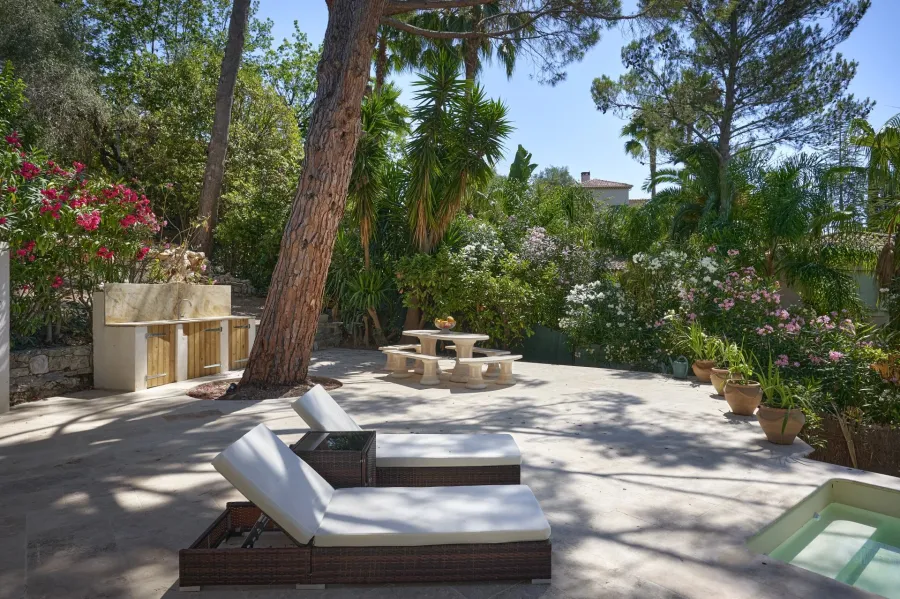 Mougins – Charmante Villa in fußläufiger Entfernung zu den Geschäften - 3