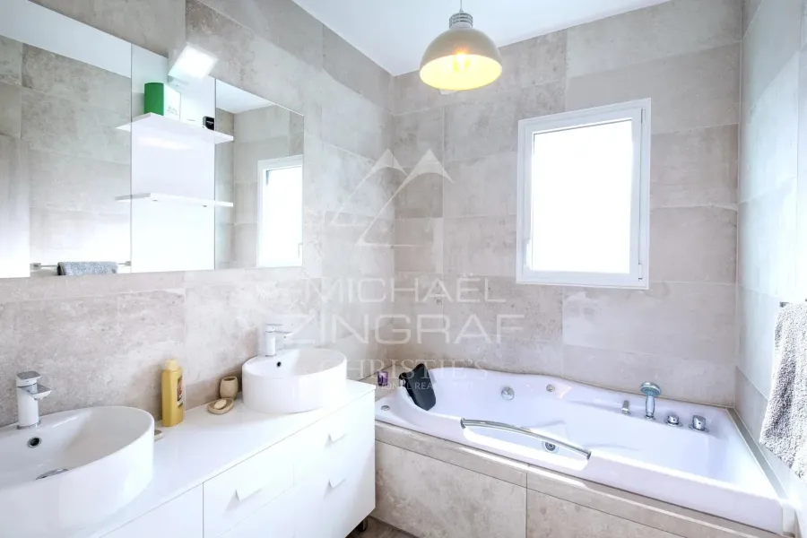 SAINT-RAPHAËL - RARE PROPRIÉTÉ CONTEMPORAINE - 8