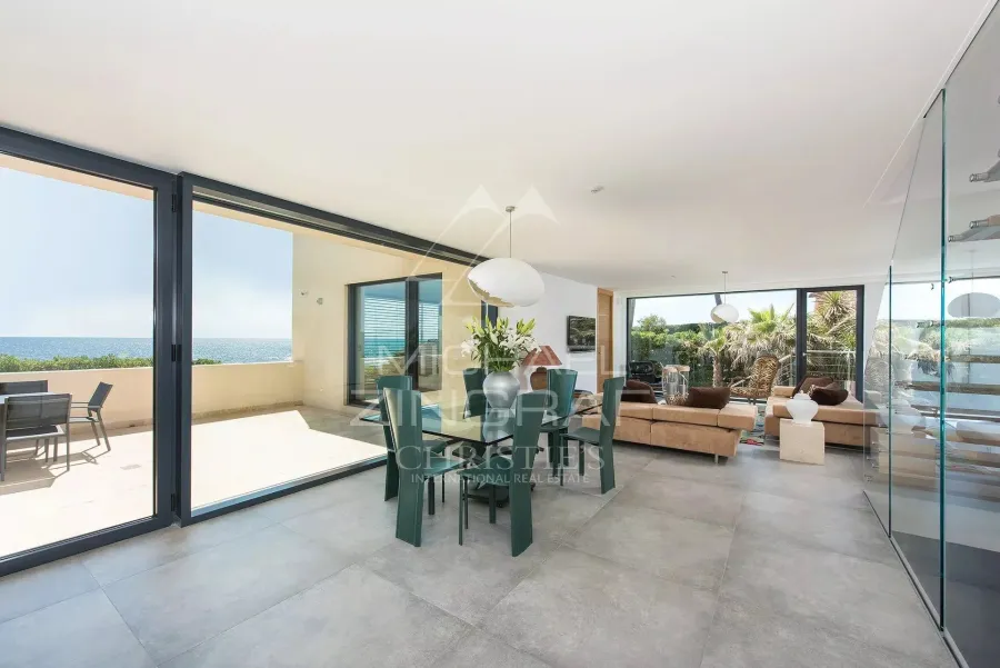 Proche Cannes - Villa moderne pieds dans l'eau - 6