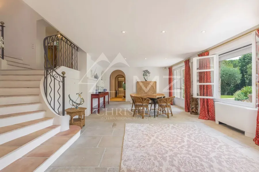 Demeure provençale nichée au cœur d'un domaine privé - Antibes - 7