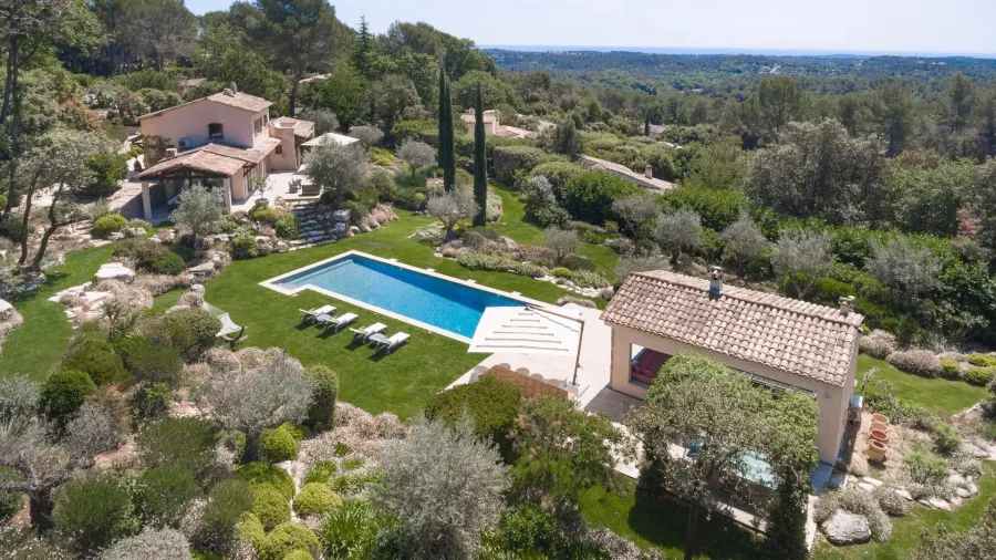Arrière-pays cannois - Superbe villa dans prestigieux domaine privé - 2
