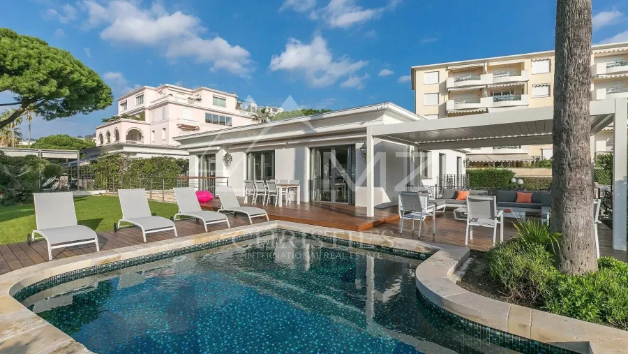 CANNES-CROISETTE-VILLA CONTEMPORAINE